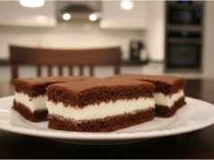 Domácí mléčný řez – jemný kakaový korpus s medovým krémem