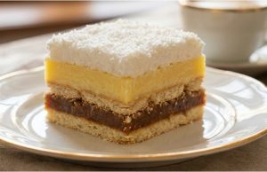 Sněhová královna – luxusní vrstvený zákusek s pudinkovým krémem a BeBe sušenkami