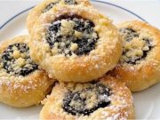 Expresní koláčky bez kynutí: Smetanové těsto, které nečeká!