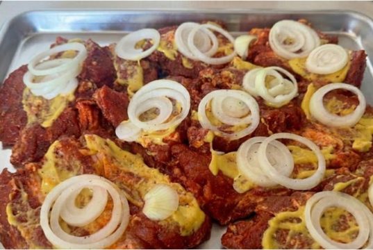 Pečená krkovička na francouzské hořčici: Šťavnatý oběd téměř bez práce Pečená krkovička s francouzskou hořčicí – maso, které se rozpadá na jazyku