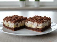 Krtkův plech z hrnku: Banánovo-čokoládový dezert se šlehačkou bez vážení