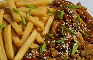 Nestíháte vařit? Tahle blesková čína s hranolkami zachrání každou večeři