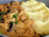 Jemné kuřecí se žampiony a smetanou: S bramborovou kaší chutná nejlépe! Kuřecí maso na smetaně se žampiony – krémová omáčka jako z restaurace