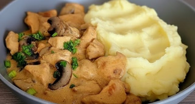Kuřecí maso na smetaně se žampiony – krémová omáčka jako z restaurace