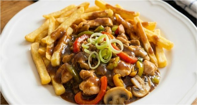 Kuřecí minutka se zeleninou a žampiony – rychlá večeře z jedné pánve Kuřecí minutka se zeleninou a žampiony – rychlá večeře z jedné pánve