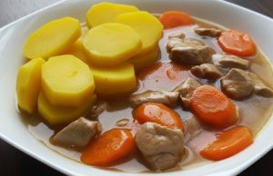 Vepřové na mrkvi s bramborem