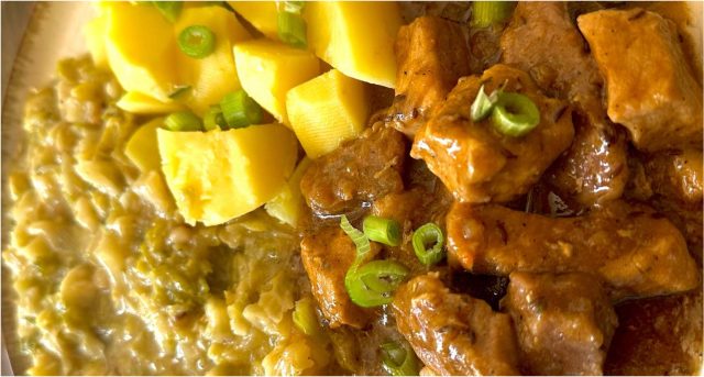 Vepřové ve vlastní šťávě s dušenou kapustou: poctivý český oběd jako od babičky