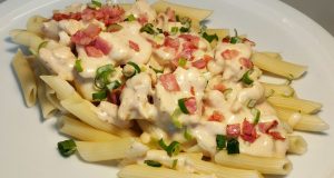 Těstoviny s kuřecím masem v krémové sýrové omáčce – rychlá večeře jako z restaurace