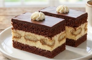 Luxusní piškotové řezy s kávovým aroma a jemným krémem Slavnostní kakaové řezy se Zlatým klasem a kávovými piškoty