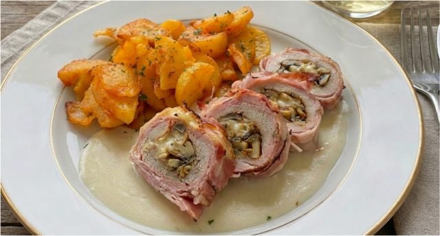 Vepřová panenka plněná žampiony a hermelínem – slavnostní roláda ze trouby