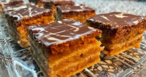 Gerbeaud řezy (Žerbó) – legendární dezert s ořechy, marmeládou a čokoládou