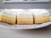 Andělské slzy – tradiční tvarohový koláč se sněhovou čepicí