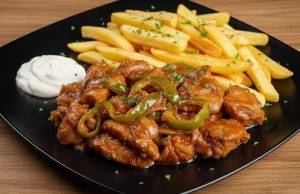 Vepřové nudličky s pórkem a česnekem: Šťavnatá minutka, která skvěle ladí s hranolky