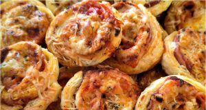 Slaní šneci z listového těsta se salámem Vysočina – rychlé pohoštění hotové za pár minut
