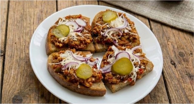 Poctivá čertovská směs z mletého masa – pikantní hospodská klasika na topinky