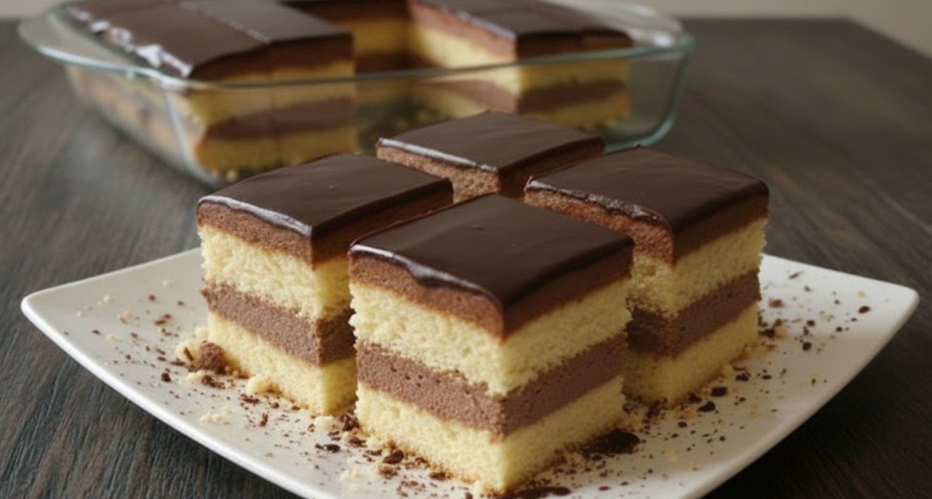 Vláčné pudinkové kostky s čokoládovou polevou