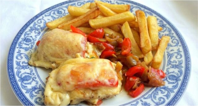 Vepřové plátky zapečené se sýrem a červenou paprikou (šťavnaté a bez vysušení)