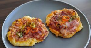 Fitness pizza z tvarohu: Bez kynutí, plná bílkovin a hotová za pár minut