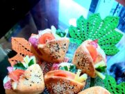 Skládané kapsové sendviče z kynutého těsta: Nadýchané domácí pečivo na snídani i svačinu Skládané kapsové sendviče z kynutého těsta: Nadýchané domácí pečivo na snídani i svačinu