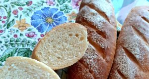 Měkoučké a voňavé domácí bagetky Domácí bagetky jako z pekárny: Nadýchané, vláčné a s křupavou kůrkou