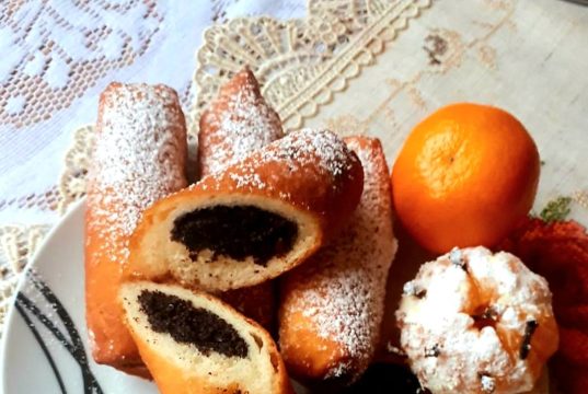 Smažené pirožky a šišky s mákem Smažené pirožky a šišky s mákem – nadýchané kynuté těsto jako od babičky