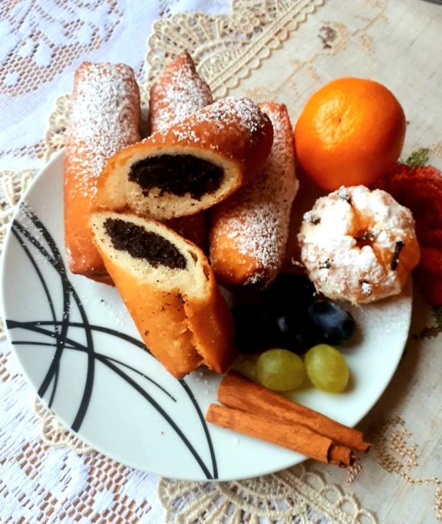 Smažené pirožky a šišky s mákem – nadýchané kynuté těsto jako od babičky