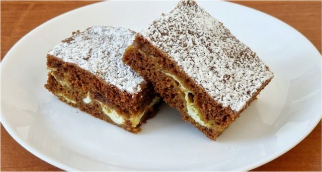 Černá buchta jako od maminky – rychlá kakaová klasika i luxusní verze s tvarohem a Lotus sušenkami