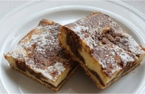 Dvoubarevná hrníčková buchta s tvarohem a Margot – vláčná, sytá a bez vážení