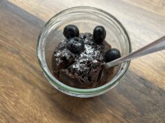 Hrníčkový Nutella dortík za 15 minut: rychlý čokoládový dezert bez pečení Hrníčkový Nutella dortík za 15 minut: rychlý čokoládový dezert bez pečení