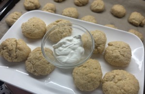 Jogurtové koláčky – snadný recept bez másla Jogurtové koláčky bez másla – vláčné, jemné a hotové za chvilku