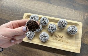 Energetické kakaové kuličky z banánu a kokosu – rychlý dezert bez pečení Kakaové kuličky z banánu a kokosu bez cukru: rychlá zdravá svačina hotová za 10 minut