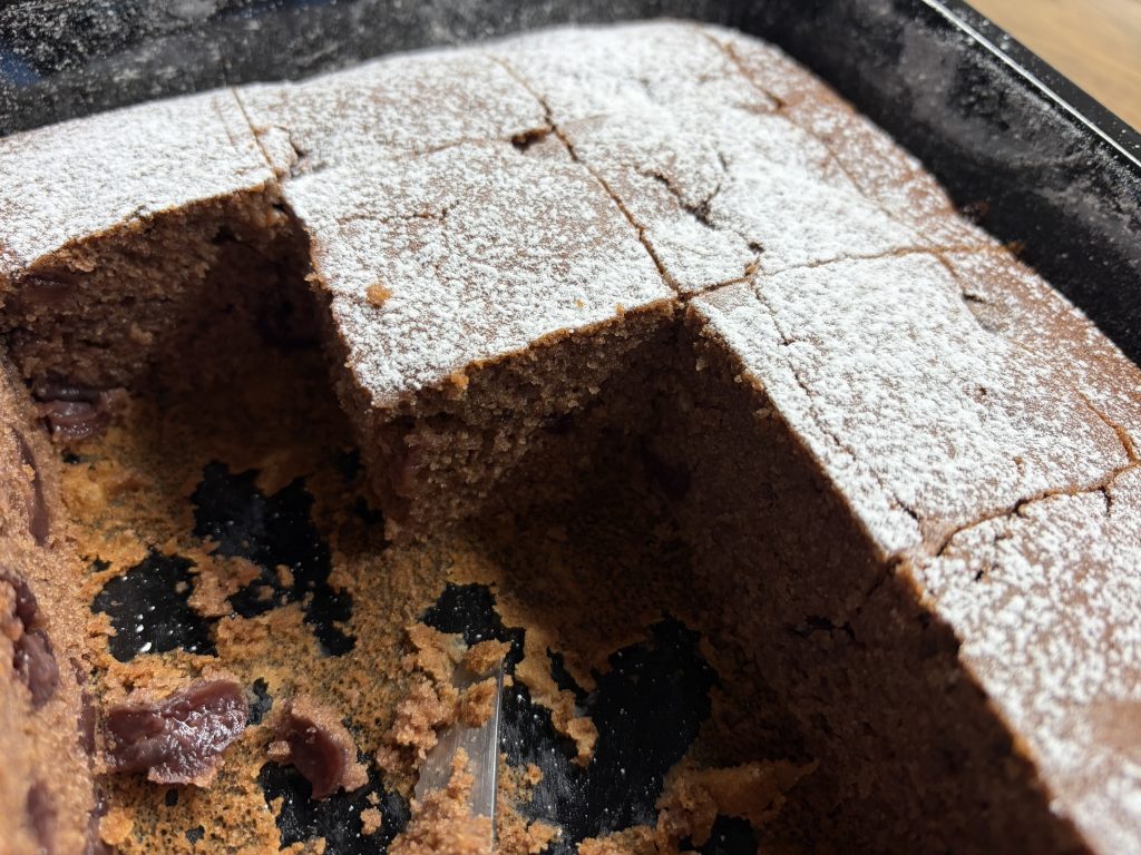 Kakaový koláč z kompotu - rychlý a snadný recept