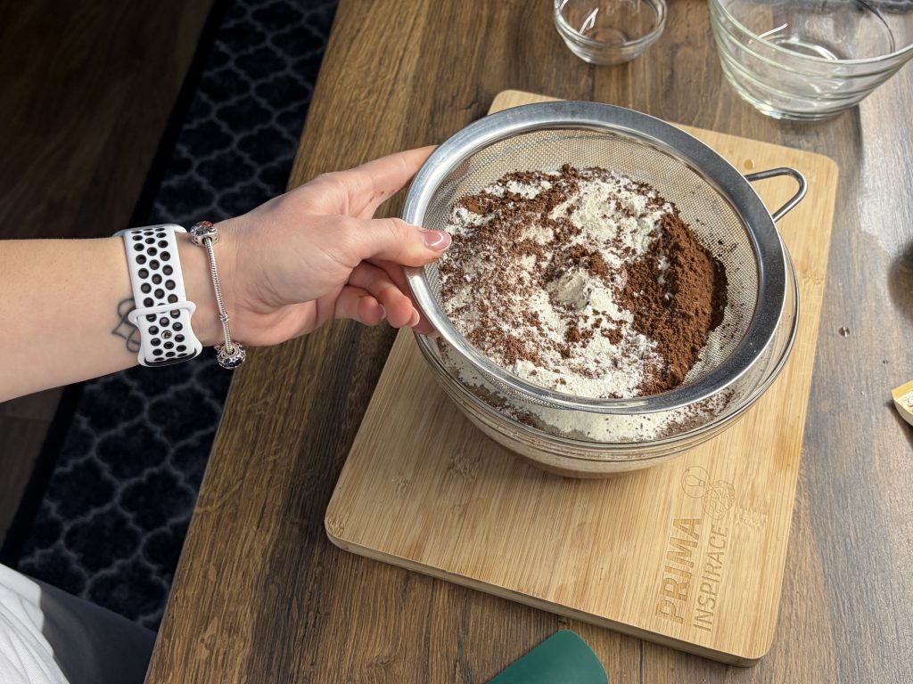 Kakaový koláč z kompotu - rychlý a snadný recept