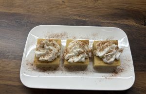 Vláčný koláč z jablečné přesnídávky: jednoduchý moučník ke kávě bez zbytečné práce