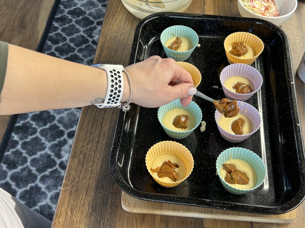 Muffiny plněné karamelovým salkem