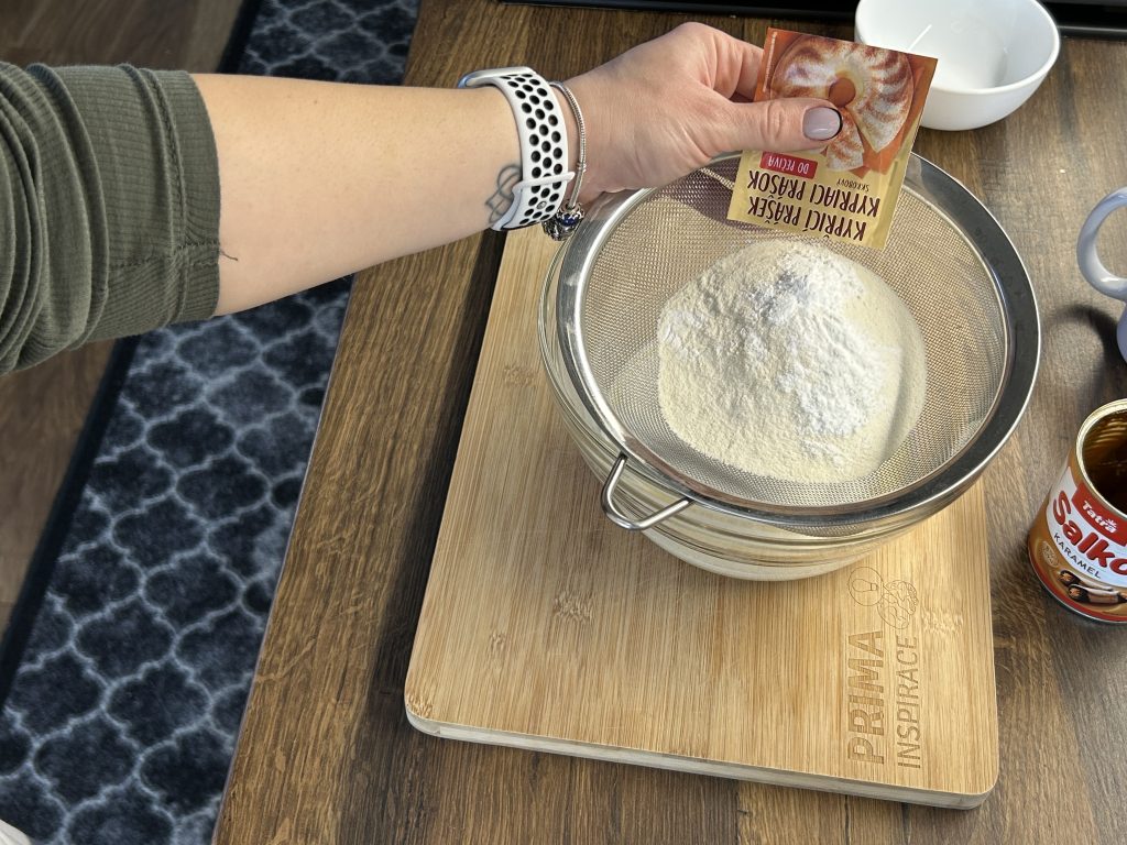 Muffiny plněné karamelovým salkem