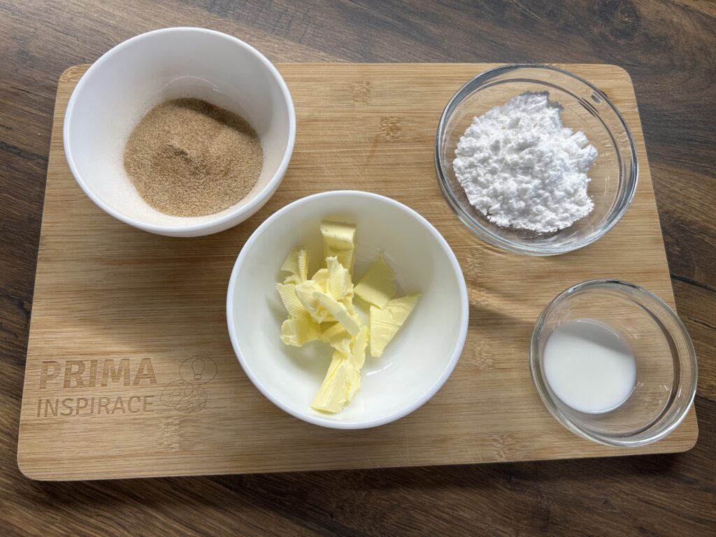 Nadýchaná skořicová rolka se sladkou polevou