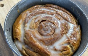 Nadýchaná skořicová rolka s tang zhongem: Extra vláčné těsto, které vydrží měkké i druhý den