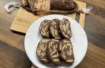 Nepečený mozaikový koláč jen ze 3 ingrediencí Nepečený mozaikový koláč ze sušenek: jednoduchý dezert jen ze 3 surovin