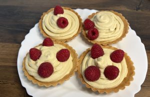 Pistáciové tartaletky s jemným krémem – luxusní dezert, který zvládnete doma