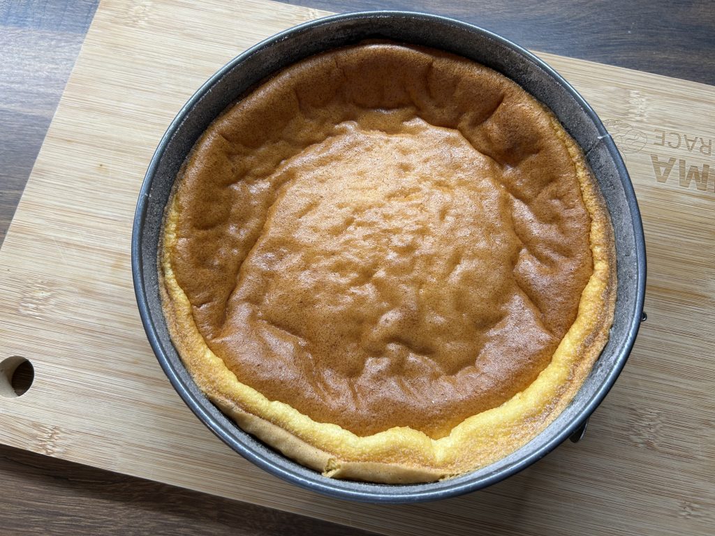 Řecký jogurtový koláč bez mouky a bez másla