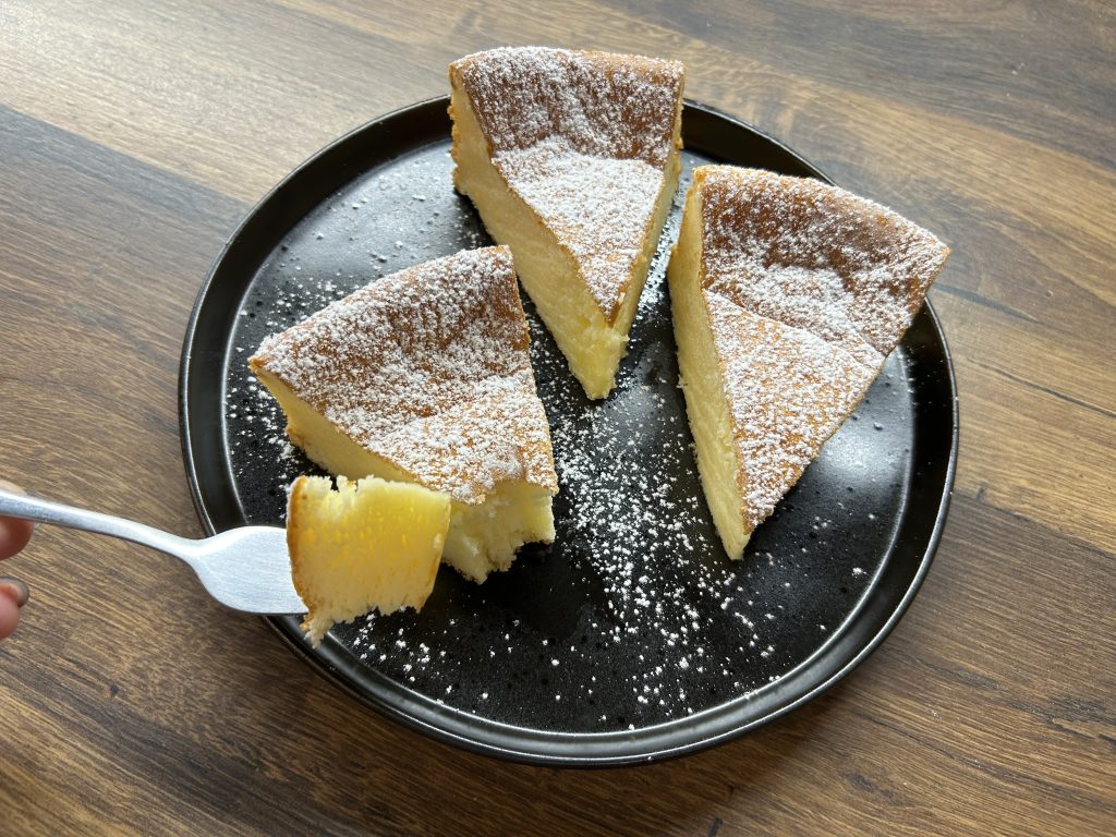 Řecký jogurtový koláč bez mouky a bez másla