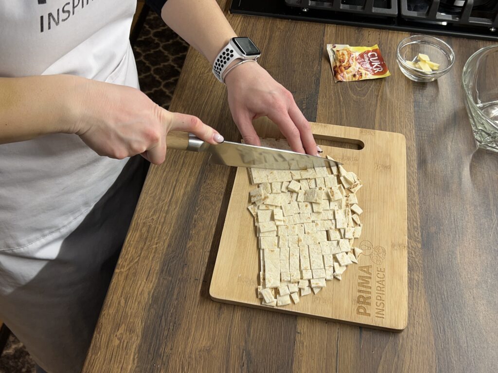 Křupavé skořicové mini cereálie z tortilly