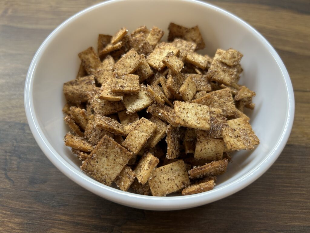 Křupavé skořicové mini cereálie z tortilly