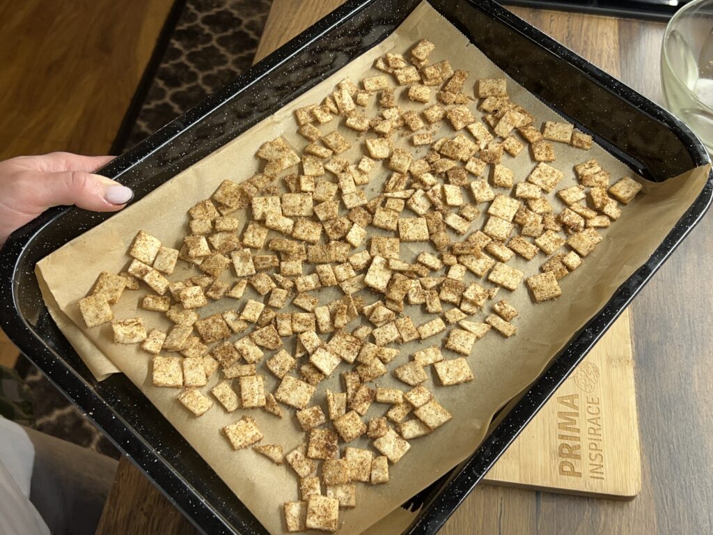 Křupavé skořicové mini cereálie z tortilly