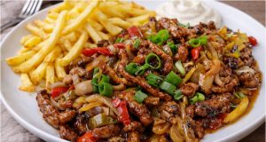 Vepřová směs se zeleninou jako z restaurace – šťavnaté maso díky žloutku a škrobu