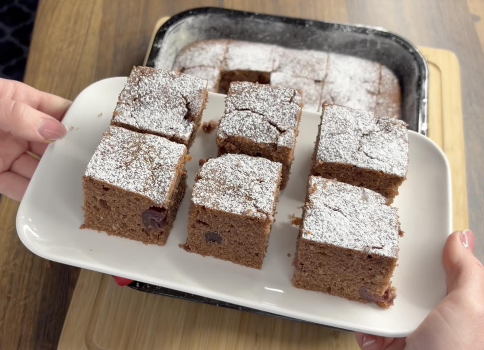 Kakaový koláč z kompotu - rychlý a snadný recept