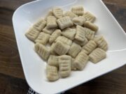 Tofu gnocchi ze špaldové mouky Domácí tofu gnocchi ze špaldové mouky: jednoduchý recept ze 3 surovin