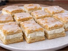 Věnečkové řezy na plechu s vanilkovým krémem a šlehačkou – jednodušší než klasické věnečky