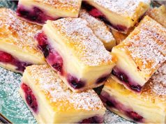 Pudinkové řezy z listového těsta s piškoty a ovocem: Recept na osvěžující víkendový dezert Pudinkové řezy z listového těsta s ovocem a piškoty